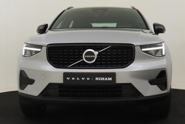 Volvo XC40 B4 (M-HYBRID) PLUS DARK -CAMERA|ADAP.CRUISE|VERW.VOORRUIT|TREKHAAK|HARMAN/KARDON|19"
