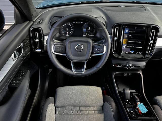 Volvo XC40 1.5 T4 PLUG-IN HYBRID PLUS DARK I TREKHAAK I HARMAN KARDON I SCHUIFDAK I AUTOMAAT I DEALER ONDERHOUDEN