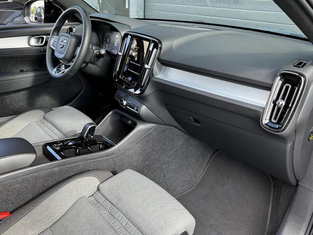 Volvo XC40 1.5 T4 PLUG-IN HYBRID PLUS DARK I TREKHAAK I HARMAN KARDON I SCHUIFDAK I AUTOMAAT I DEALER ONDERHOUDEN