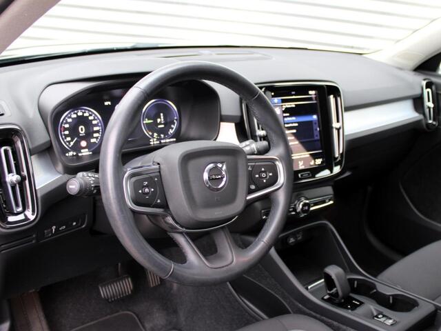 Volvo XC40 1.5 T4 Recharge Inscription Expression Automaat / Trekhaak / Harman Kardon Audio / 19" velgen