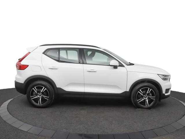 Volvo XC40 1.5 T2 Momentum Core | Navigatie | Parkeercamera