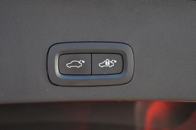 Volvo XC40 1.5 T4 RECHARGE / LEDER / H/K AUDIO / EL. STOEL+MEMORY