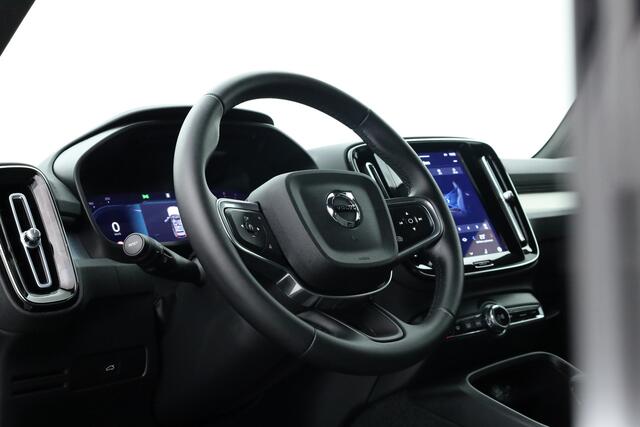 Volvo XC40 2.0 B3 Black Edition | Adapt. Cruise | Dodehoek | 360cam | CarPlay | Harman Kardon