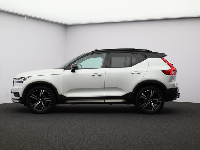 Volvo XC40 T3 Automaat R-Design / Trekhaak / Pan. dak / 360 camera/ Ext. styling / Privacy glass / CarPlay