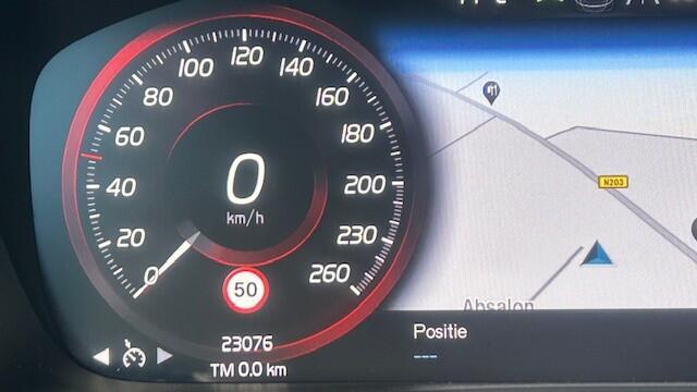 Volvo XC40 2.0 T4 AWD INSCRIPTION 23.000KM!!! 1E EIGENAAR!!! NAVIGATIE, APPLE CARPLAY, HARMAN/KARDON, LEER, STOELVERWARMING, VOORRUITVERWARMING, SFEERVERLICHTING, ELEC. ACHTERKLEP, PARKEERHULP V/A, ACHTERUITRIJCAMERA, LED-LICHT, 18"L/M-VELGEN, ENZ. ENZ. FULL OPTIONS