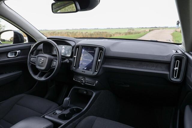 Volvo XC40 1.5 T2 Momentum Core ? LED ? Carplay ? Camera