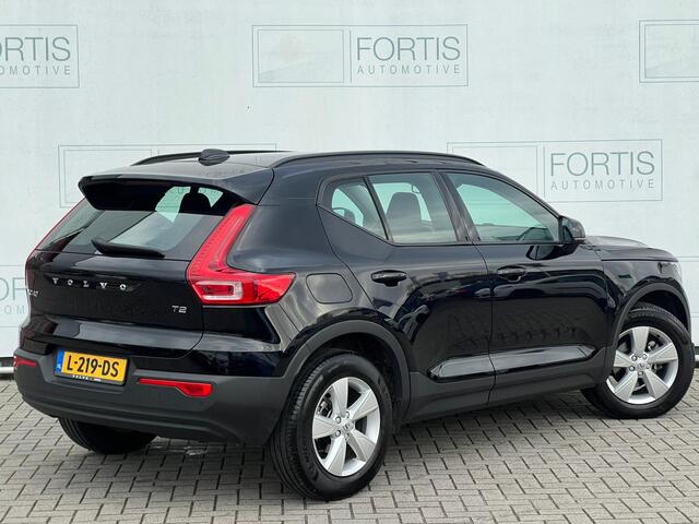 Volvo XC40 1.5 T2 Momentum Core NL AUTO | DEALER ONDERH | WEGKLAPBARE TREKHAAK | CAMERA | CARPLAY |