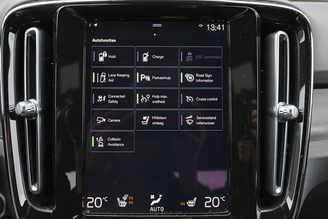 Volvo XC40 T5 Recharge Plus Dark - IntelliSafe Assist - 360º Camera - Harman/Kardon audio - Verwarmde voorstoelen & stuur - Parkeersensoren voor & achter - Elektr. bedienb. voorstoelen met geheugen links - Draadloze tel. lader - Extra getint glas - 19' LMV