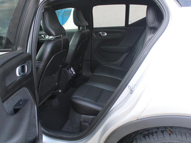 Volvo XC40 2.0 T5 AWD R-Design Intro Edition | GLAZEN DAK |