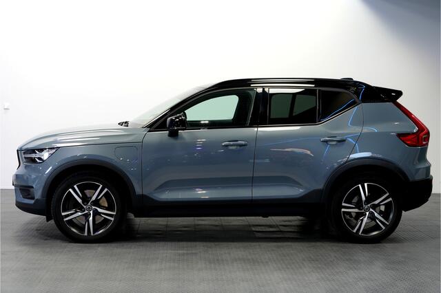 Volvo XC40 1.5 T5 193kW/262pk DCT7 Recharge R-Design HARMAN/KARDON + EL.TREKHAAK + LEER/ALCANTARA + EL.STOEL MET MEMORY + CRUISE + LANE ASSIST + NAVI SENSUS + KEYLESS ENTRY&GO + CAMERA + PARKSENSOREN V&A + 19" LM-VELGEN!!