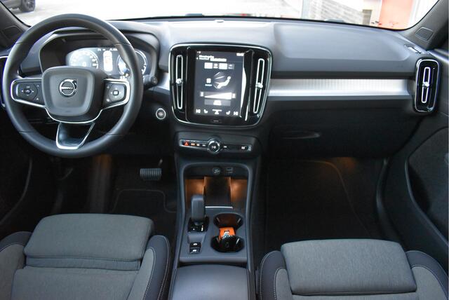 Volvo XC40 1.5 T4 Plug-in hybrid Core Bright Adaptive cruise, Wegkl. trekhaak, Camera, Stoel/stuurverwarming