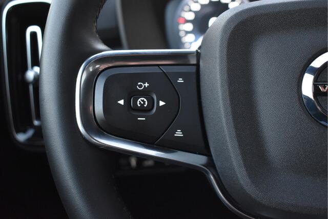 Volvo XC40 1.5 T4 Plug-in hybrid Core Bright Adaptive cruise, Wegkl. trekhaak, Camera, Stoel/stuurverwarming