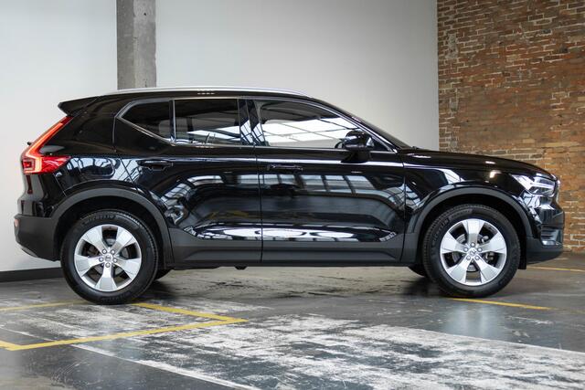 Volvo XC40 T2 Momentum | Blond Lederen Bekleding | Dealeronderhouden | High Performance Audio | Volvo on Call | Privacy Glass | Stoelverwarming |