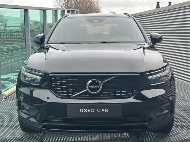 Volvo XC40 2.0 B4 R-Design / Stuur + stoelverwarming / Camera achter / BLIS / Pilot assist + ACC / Keyless /