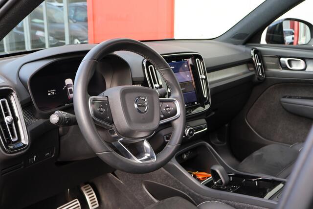 Volvo XC40 Recharge Pro | Origineel NL | Dealer Onderhouden | Panoramadak | 360° Camera | Harman/Kardon | ACC |