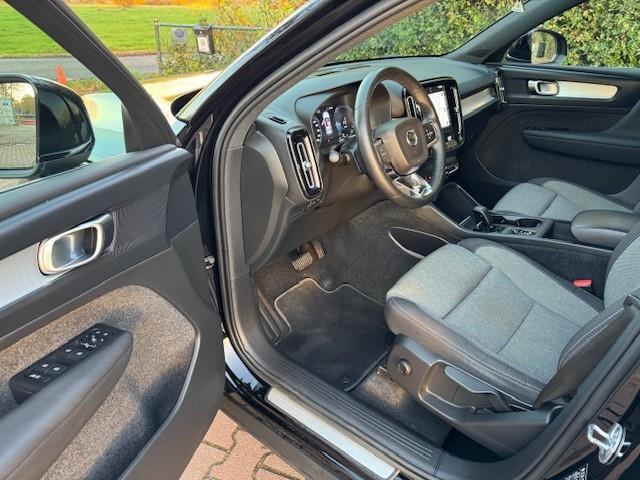 Volvo XC40 1.5 T4 RECHARGE BUSINESS PRO THAAK/NAV/LED