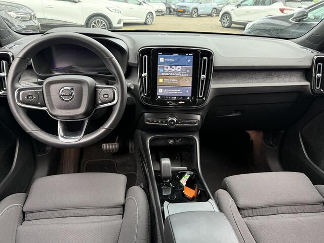 Volvo XC40 Recharge Core 70 kWh (SoH 94,6%) Trekhaak | Winterpack | Camera | Navigatie | Dealer Onderhouden