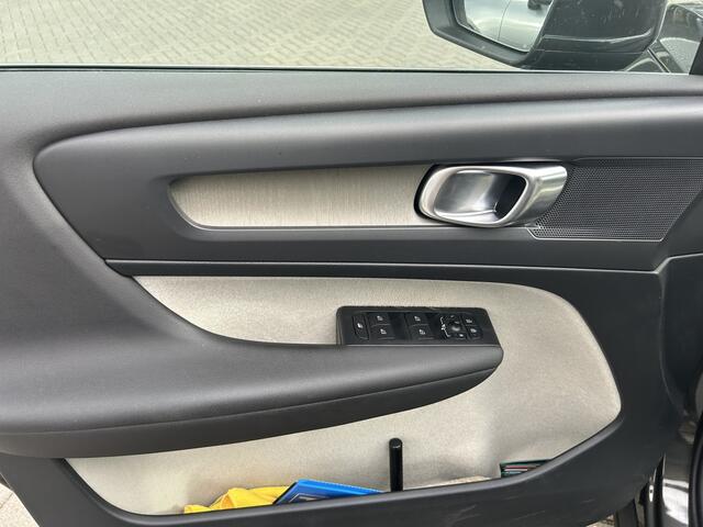 Volvo XC40 2.0 T4 Inscription | 1E EIGENAAR | 12 MND GARANTIE | PANO DAK | NAVI | PDC | CAMERA | LEDER |