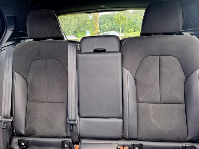 Volvo XC40 1.5 T4 Recharge R-Design | Trekhaak 1800kg | Pano | Leder Alcantara | Two Tone | (occasion)