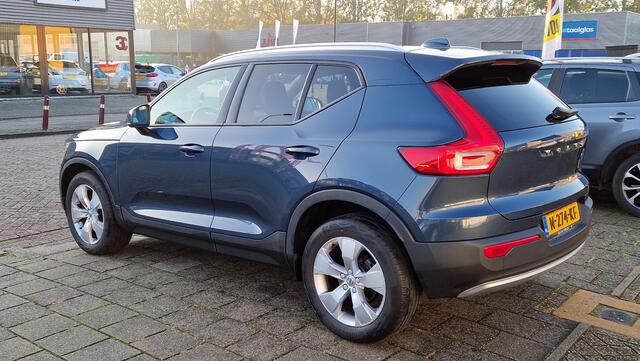 Volvo XC40 1.5 T2 Momentum Business