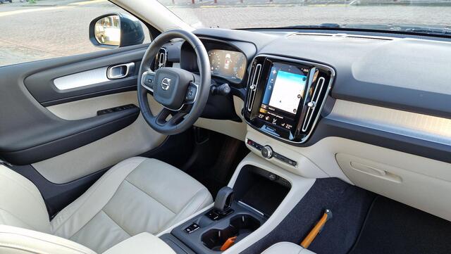 Volvo XC40 1.5 T2 Momentum Business