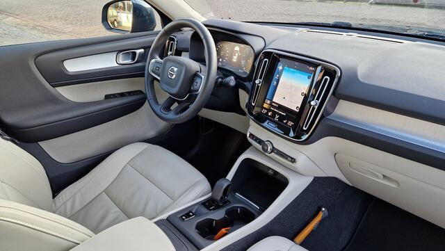 Volvo XC40 1.5 T2 Momentum Business