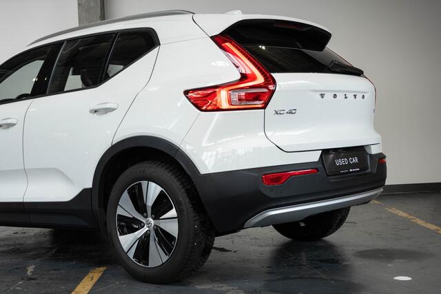 Volvo XC40 T4 Momentum Pro | 1ste Eigenaar | Dealeronderhouden | Semi Electrische Wegklapbare Trekhaak | 18'' Lichtmetalen Velgen | Parkeerverwarming | Parkeersensoren