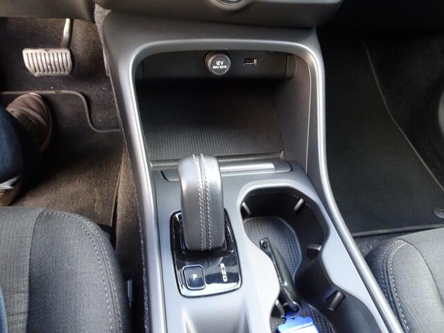 Volvo XC40 1.5 T3 Momentum Automatische airco, navigatie, stoelverwarming, trekhaak, licht metalen velgen, automaat, enz.