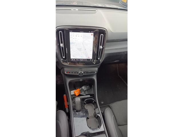 Volvo XC40 Recharge P8 AWD R-Design (408 PK) 1e-Eig. & Dealer-Onderh. BOVAG-Garantie. NL-Auto.