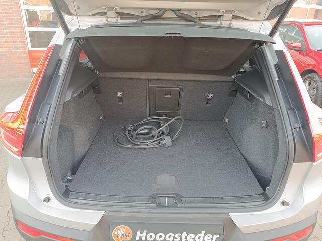 Volvo XC40 1.5 T4 Plug-in hybrid Ultimate Dark, trekhaak, H&K