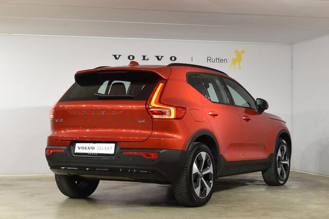 Volvo XC40 B4 211PK Automaat Plus Dark / Navigatie / Adaptive Cruise / Harman Kardon / Stuur- & Stoelverwarming / Elektrische achterklep / Achteruitrijcamera / Elektrische stoelverst. met geheugen