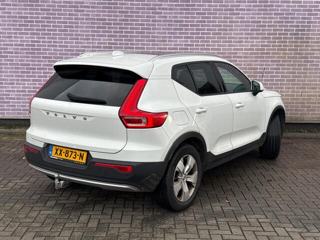Volvo XC40 1.5 T3 Momentum | Panoramadak | Stoel- en stuurverwarming | Navigatie | Standkachel | Dode hoek detectie BLIS | Actieve LED koplampen | Achteruitrijcamera | Parkeersensoren voor + achter | Elektrische achterklep |