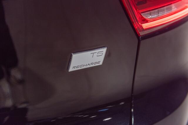 Volvo XC40 T5 Plug-in hybrid R-Design CC Leder Navigatie Panoramadak 262pk