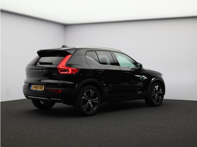Volvo XC40 T5 Twin Engine Inscription / Pano. dak / Elek. verstelbare stoelen / Camera achter / Adaptive cruise / Leder / Stoelen verwarmd / BLIS / Parkeerhulp / Carplay /