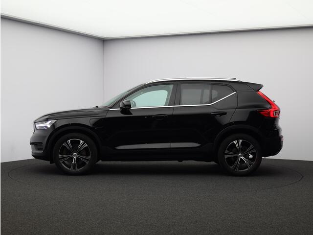 Volvo XC40 T5 Twin Engine Inscription / Pano. dak / Elek. verstelbare stoelen / Camera achter / Adaptive cruise / Leder / Stoelen verwarmd / BLIS / Parkeerhulp / Carplay /