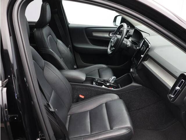 Volvo XC40 T5 Twin Engine Inscription / Pano. dak / Elek. verstelbare stoelen / Camera achter / Adaptive cruise / Leder / Stoelen verwarmd / BLIS / Parkeerhulp / Carplay /