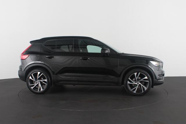 Volvo XC40 1.5 T3 R-Design > 163pk/Trekhaak (Afnb)/20 inch/ all season banden
