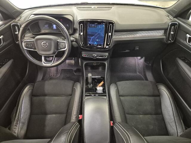 Volvo XC40 Recharge P8 AWD R-Design | Trekhaak | Blis | 360º Camera | Adaptieve cruise controle | Memory | Camera | Warmte Pomp | Stoel + Stuur verwarming |