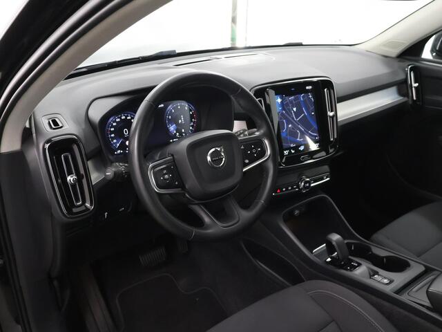 Volvo XC40 2.0 B4 Momentum Business | Navigatie | Parkeercamera | Stoel/Stuurverwarming | Keyless Go | Cruise Control Adaptief |