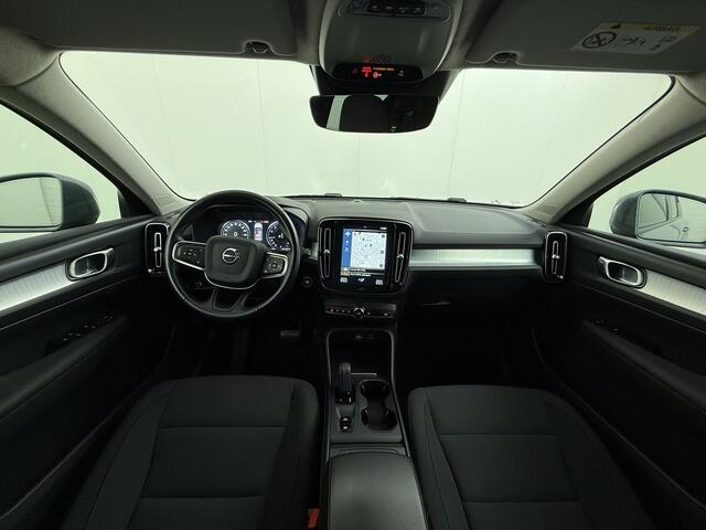Volvo XC40 1.5 T3 164PK Automaat Trekhaak Navi Ecc Apple Carplay Android Auto Cruise Control Business Pro Elek. Achterklep Lane Assist Road Sign Info DAB Led City-Safety 1.600KG Trekgewicht