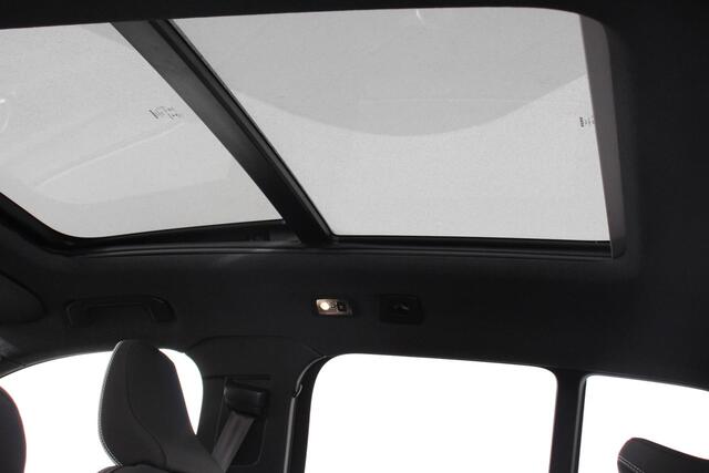 Volvo XC40 1.5 T5 Plug-in hybrid Ultimate Dark | Electrisch Glazen Panorama dak | Navigatie | Dab | Led | Adaptive Cruise Control | Camera | Parkeer sensoren