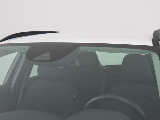 Volvo XC40 1.5 T2 Momentum Core (NL-Auto / Trekhaak / Navi / Cruise / Carplay)