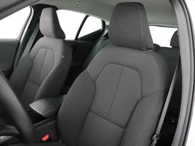 Volvo XC40 1.5 T2 Momentum Core (NL-Auto / Trekhaak / Navi / Cruise / Carplay)