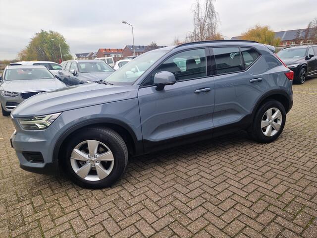 Volvo XC40 1.5 T2 Momentum Camera | Apple carplay