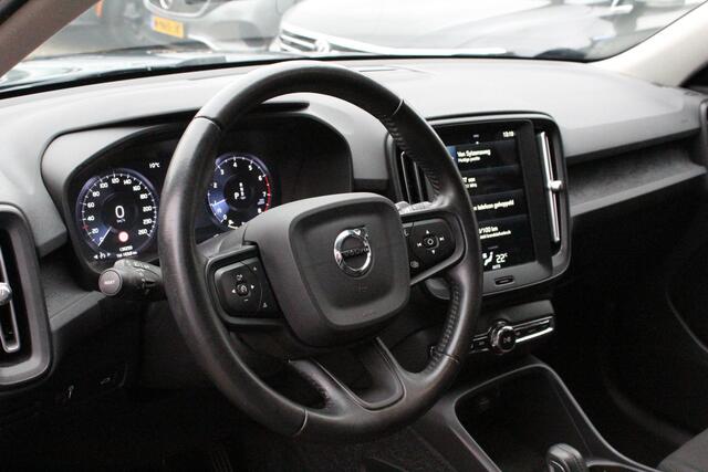 Volvo XC40 1.5 T2 Momentum Core | WEGKL-TRHAAK | DAB | DONKER-GLAS | PDC | 19'LMV | CARPLAY | NAVIGATIE |
