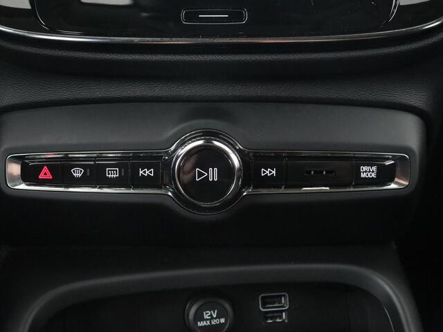 Volvo XC40 1.5 T5 Recharge Momentum Pro | Harman/Kardon | Camera | Carplay | Half leder | Navigatie | Cruise control | Climate control | Parkeerhulp | Full LED | PHEV | Plug In