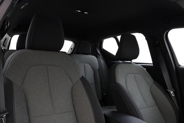 Volvo XC40 B4 (M-HYBRID) PLUS DARK -CAMERA|ADAP.CRUISE|VERW.VOORRUIT|TREKHAAK|HARMAN/KARDON|19"