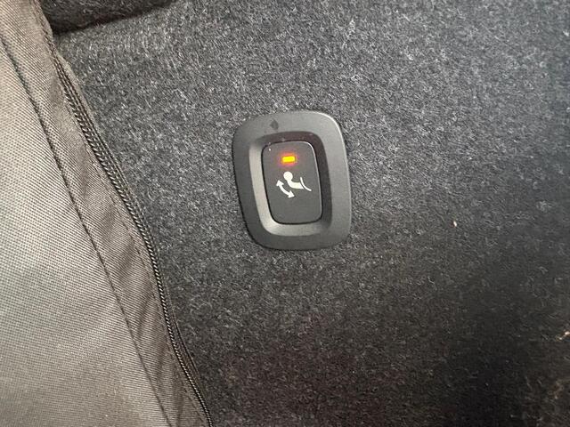 Volvo XC40 Recharge Plus | Stoel/Stuur Verwarming | Trekhaak |