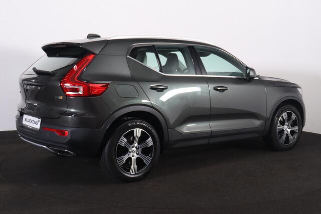 Volvo XC40 T4 Inscription - Panorama/schuifdak - IntelliSafe Assist & Surround - Verwarmde voorstoelen - Parkeercamera achter - Parkeersensoren voor & achter - Elektr. bedienb. voorstoelen met geheugen links - Elektr. inklapbare trekhaak - 18' LMV