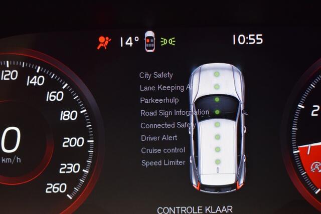 Volvo XC40 54000km T3 164pk AUT8 BNS Pro Navi/ Stuur en Stoelverw./ DAB/ Camera